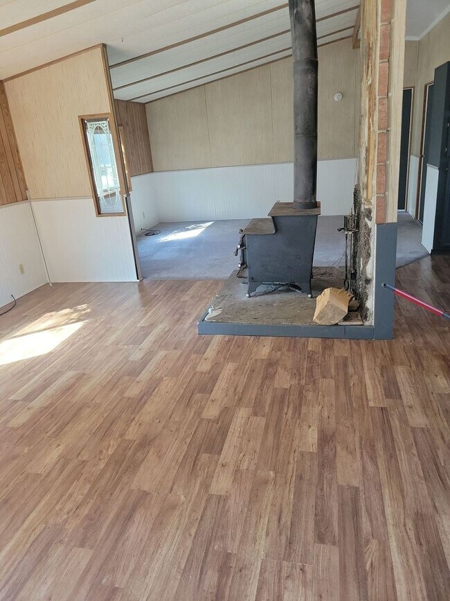 Foto del edificio - 4 bedroom, 2 bathroom house for rent in Richfield, ID