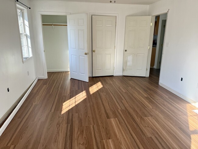 Building Photo - 136 Eastford Rd