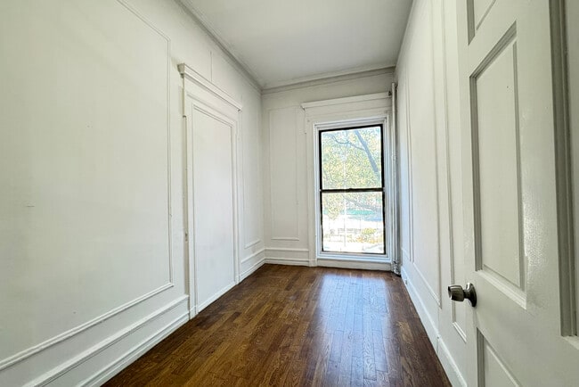Building Photo - 2 W 130th St