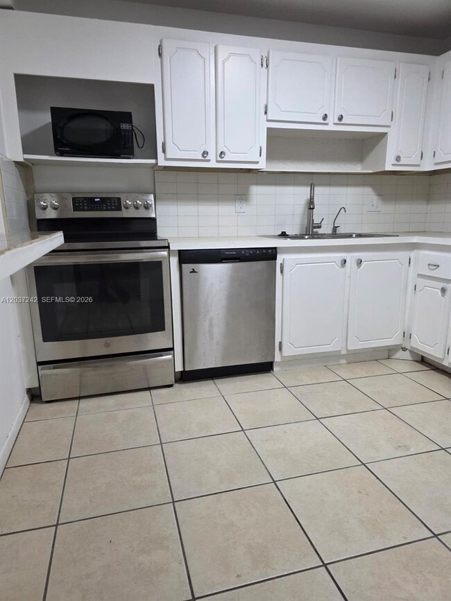 Building Photo - 13499 Biscayne Blvd