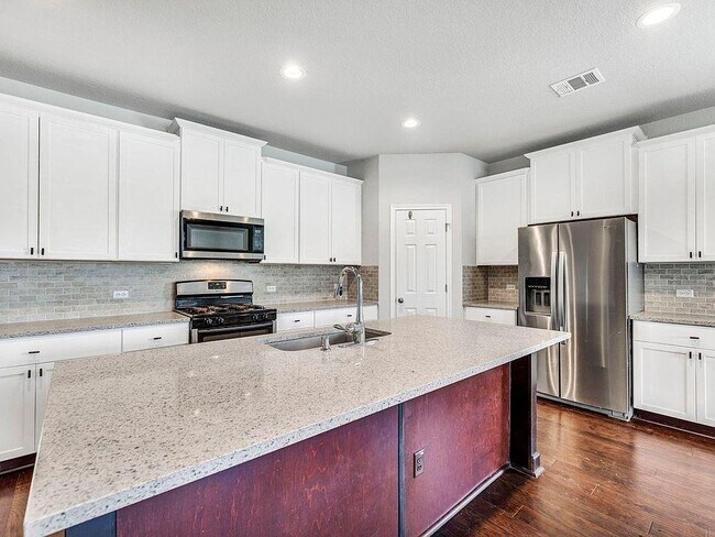 Building Photo - 3900 Harbor Point Dr