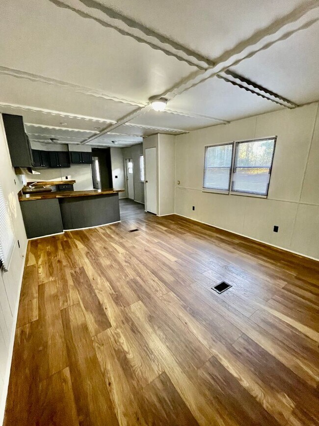 Foto del edificio - Adorable 2 bedroom 2 bath Trailer Home loc...