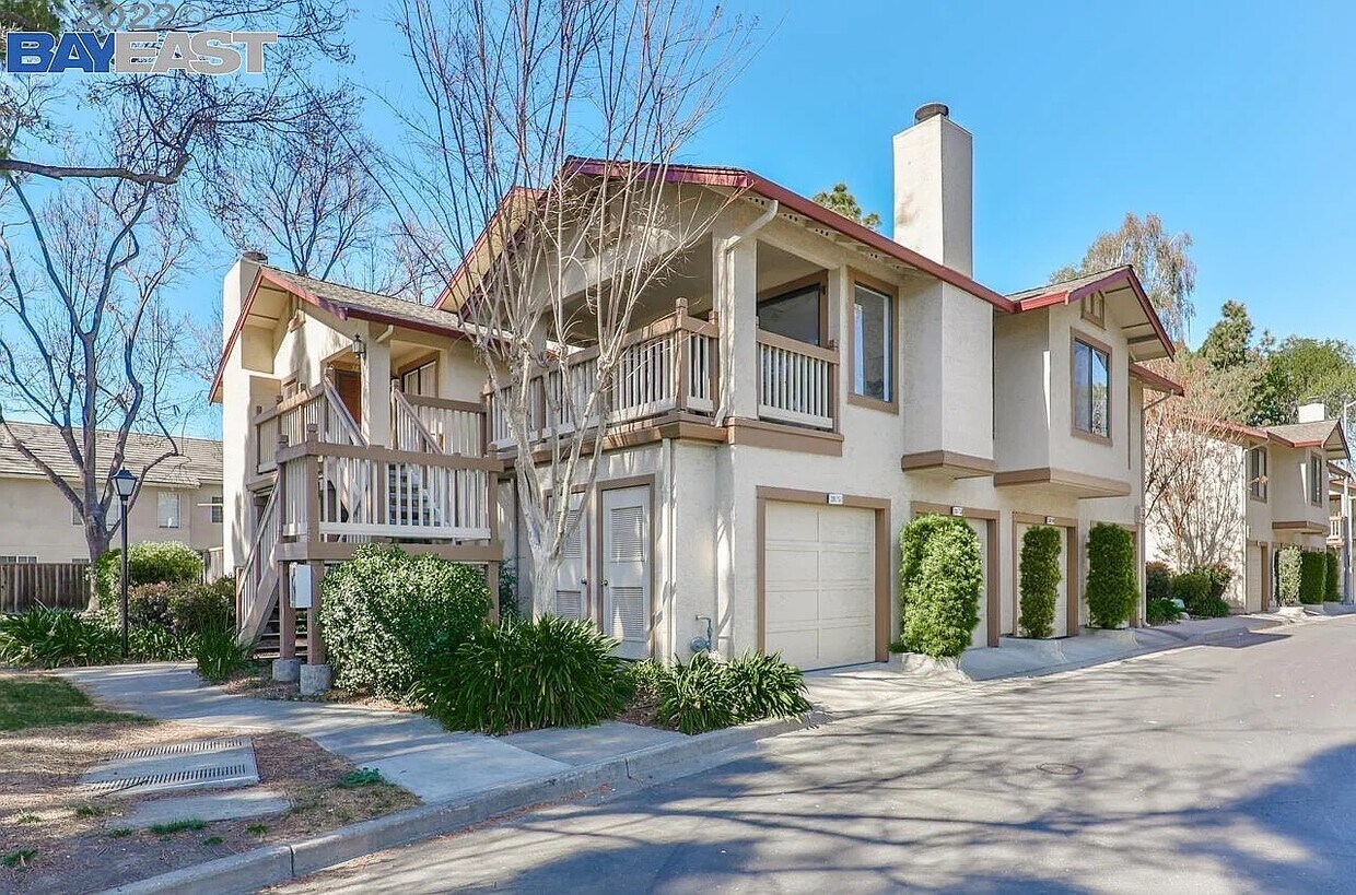Primary Photo - 38749 Huntington Cir