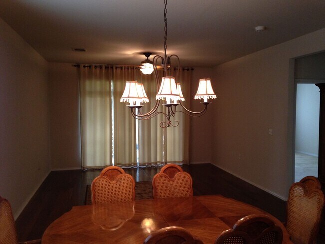 Building Photo - 106 Bowie Cir
