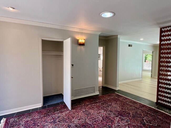 Foto del edificio - 16641 Park Ln Cir