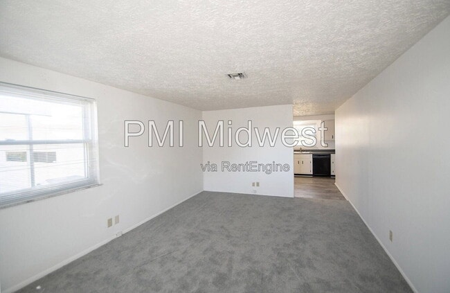 Building Photo - 8636 E Edgewood Ave