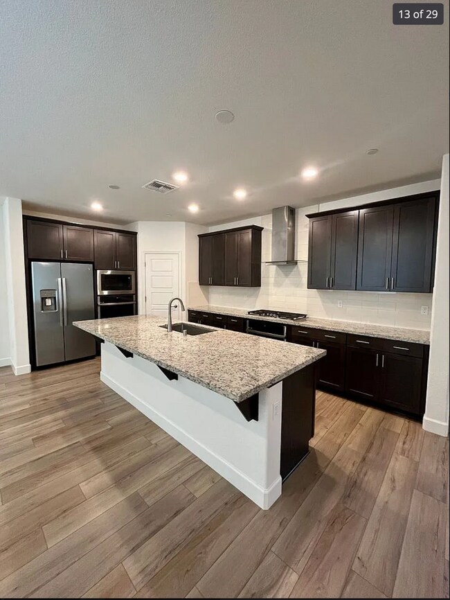 Foto del edificio - North Lake (Natomas) 4/3+ HUGE Bonus!  WATER VIEW!! - Please read entire ad for viewings!