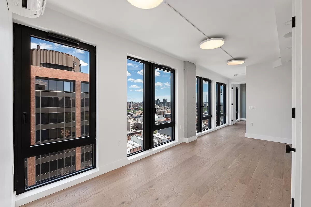 Foto principal - West 125th Street