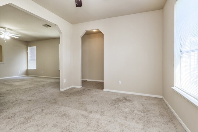 Foto del edificio - 22035 Willow Downs Dr