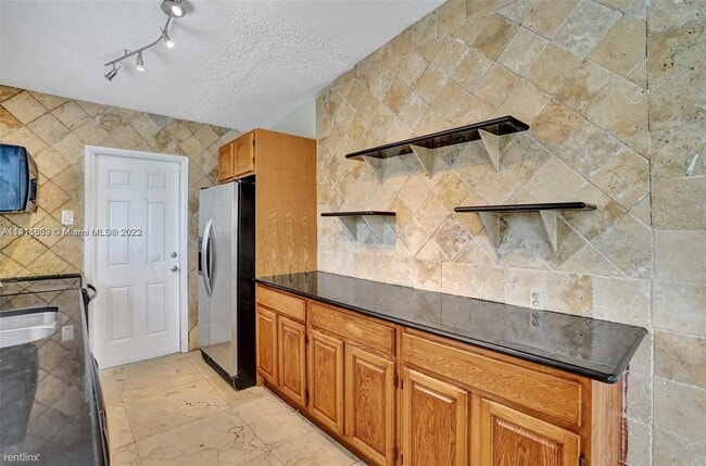 Foto del edificio - 3 br, 2 bath House - 2464 Rodman St # 2464