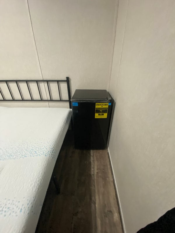 Foto del edificio - 325 Robin Ln