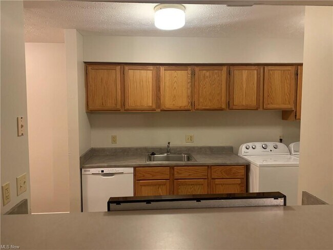 Building Photo - 270 Canterbury Ln