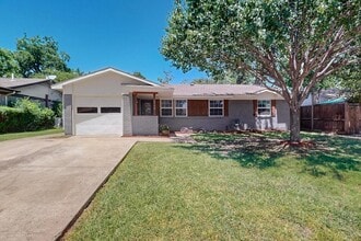 Building Photo - 2949 Hollandale Ln