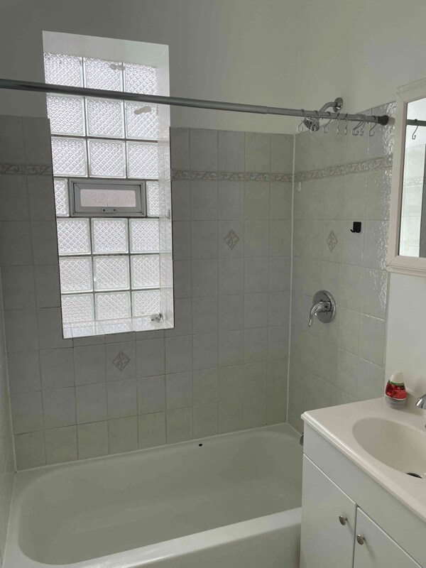 Building Photo - 3928 N Mozart St