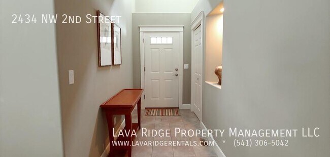 Foto del edificio - 2434 NW 2nd St