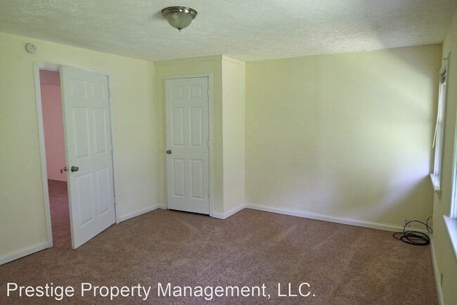 Building Photo - 4 br, 2 bath House - 2533 Ravine