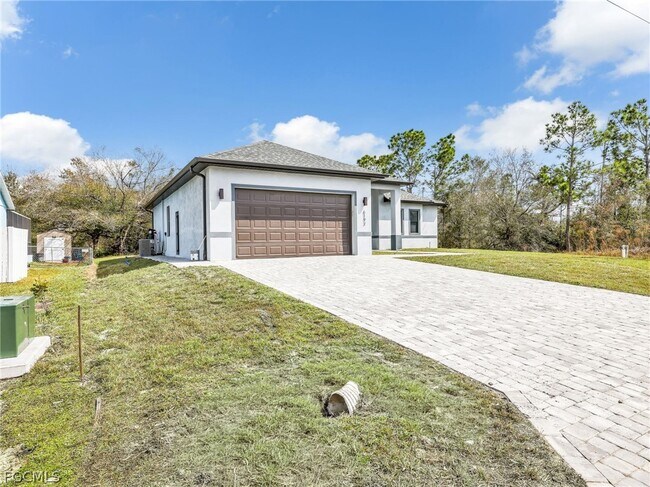 Foto del edificio - 6192 Kambach St