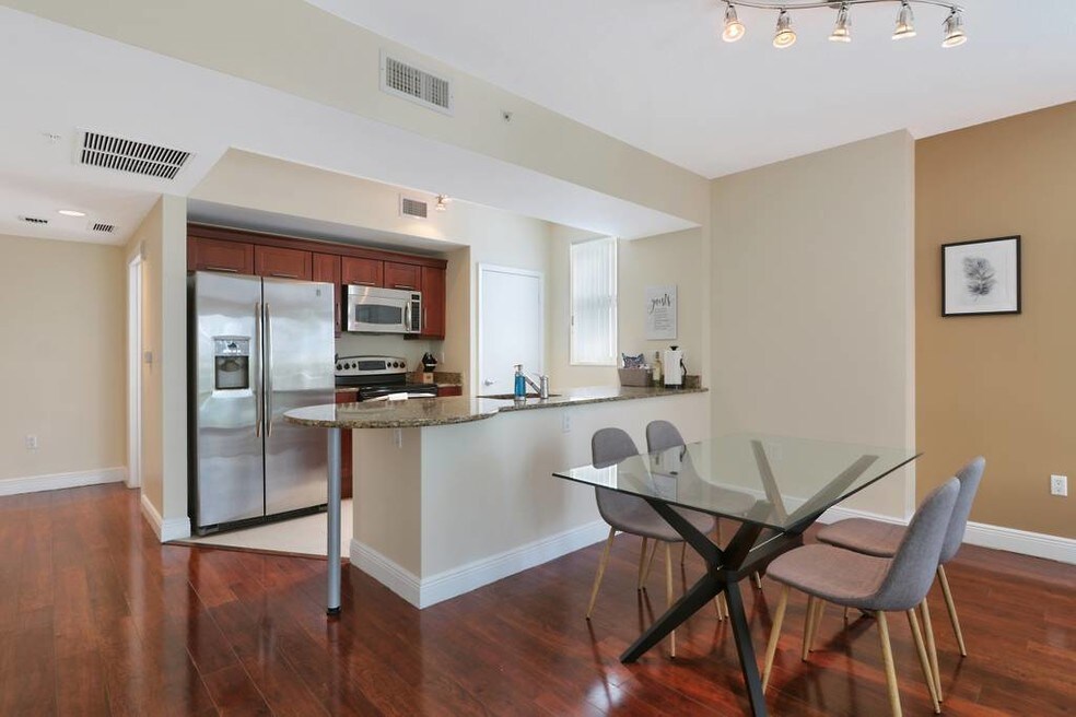Downtown Dadeland Apartments