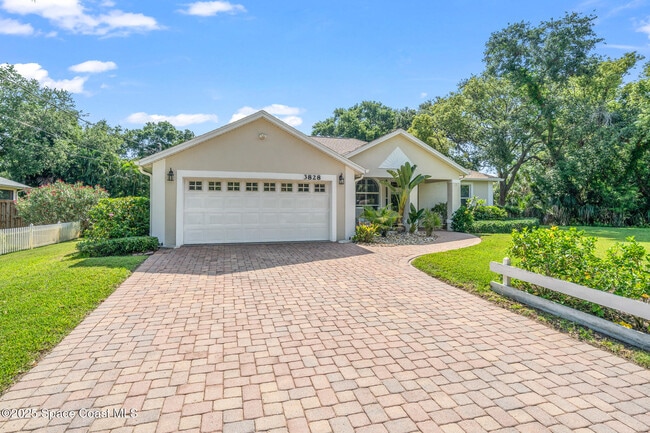Building Photo - 3828 S Tropical Trail