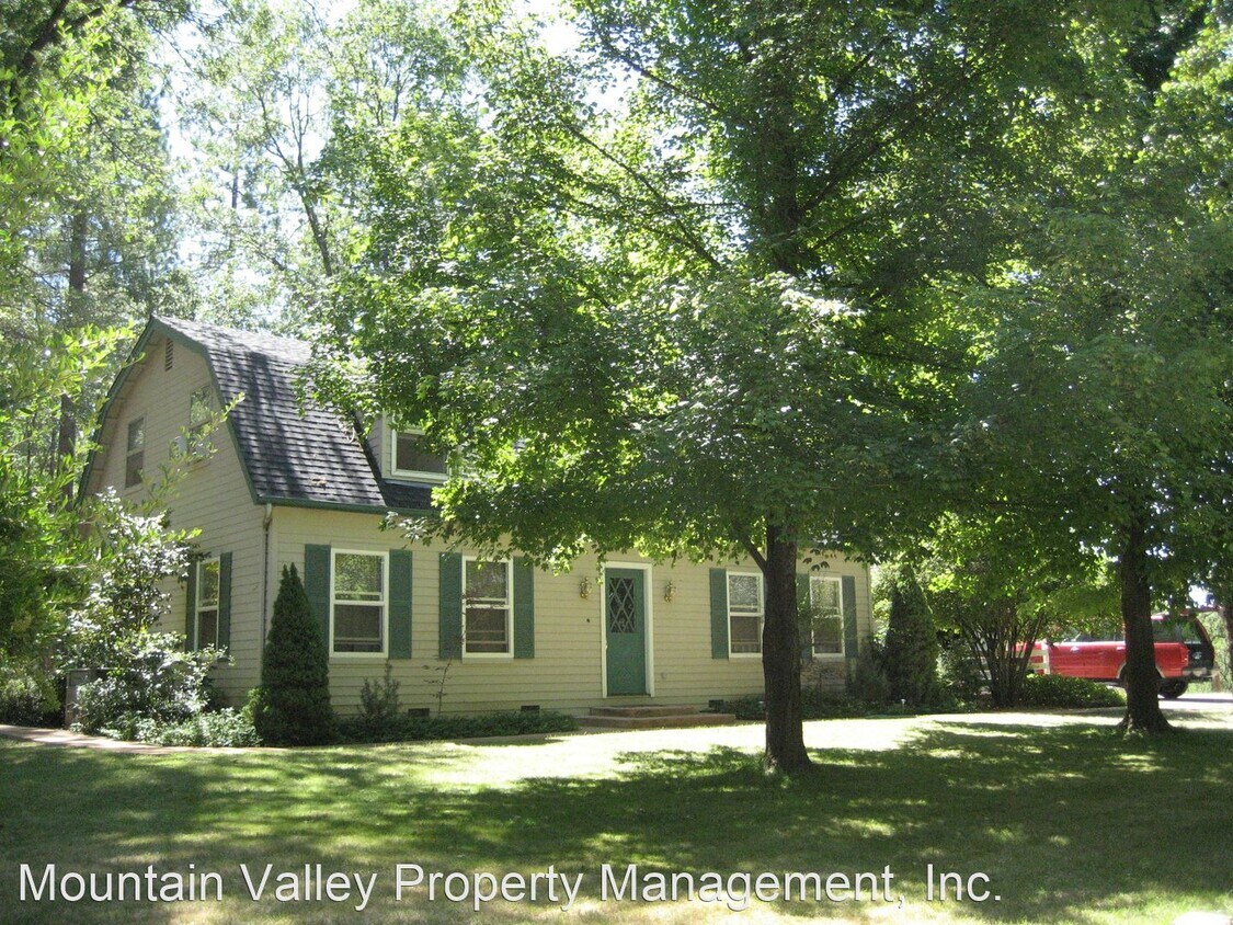 3 br, 3.5 bath House 12345 Hidden Valley... House Rental in Grass
