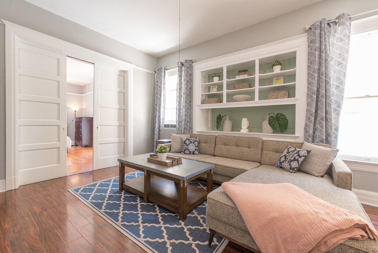 Foto principal - 1023 W 24th St