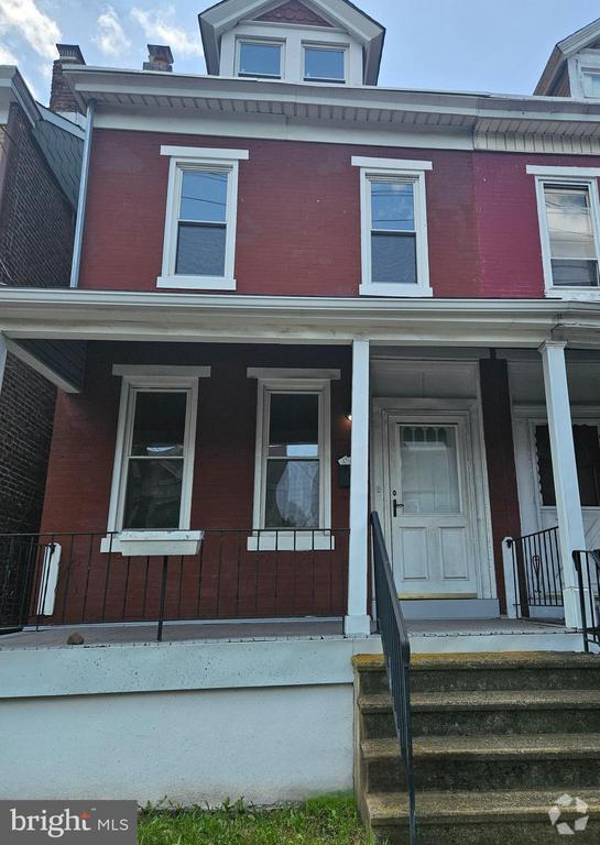 Building Photo - 45 S Olden Ave