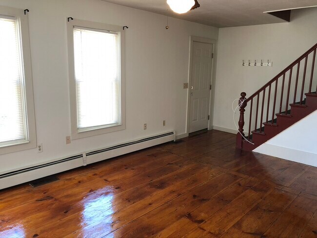 Living Room - 89 Hill St