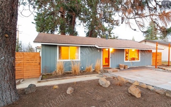 Building Photo - 112 SE McKinley Ave
