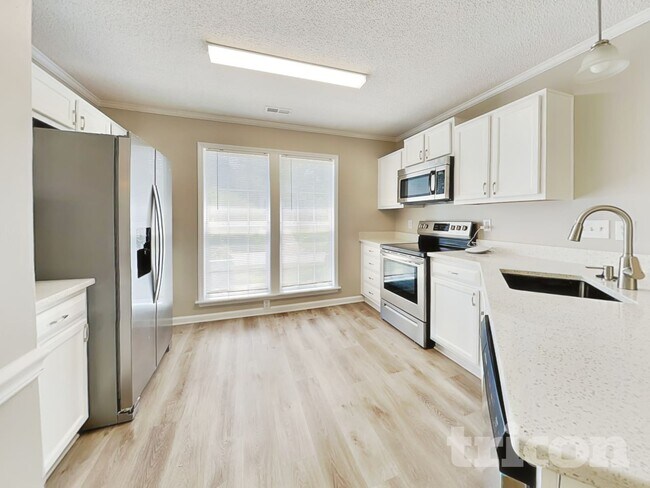 Foto del edificio - 1240 Bacardi Ct