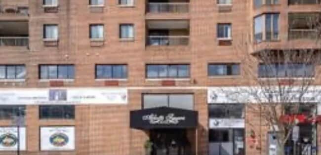 Great location! - 530 S 2nd St