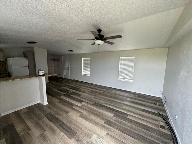 Foto del edificio - 112 Thomas Park Dr