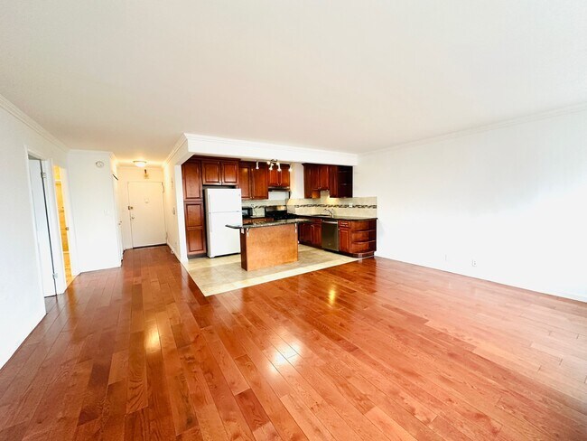 Foto del edificio - 270 Marin Blvd