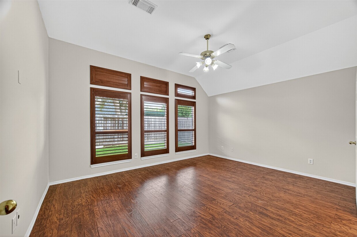 Building Photo - 3619 Parkshire Dr