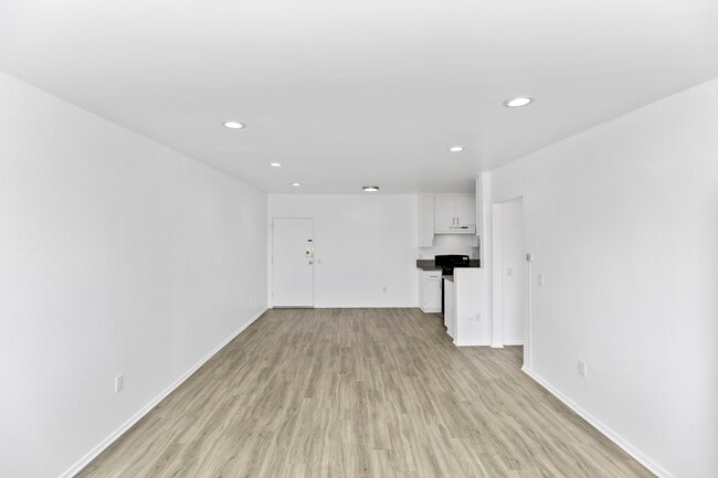 Building Photo - Latitude Apartments