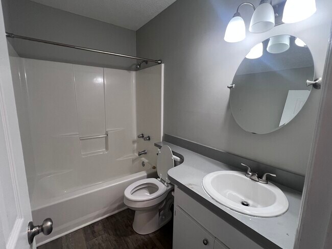 Foto del edificio - 3220 Chris St