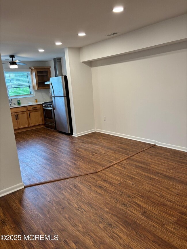 Building Photo - 39 Pin Oak Ln