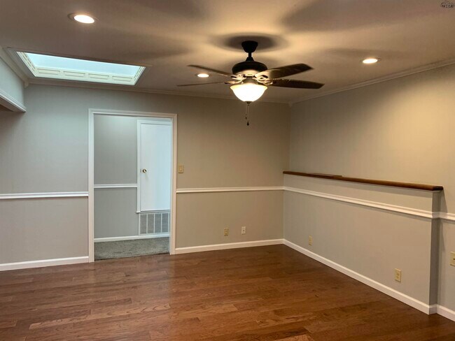 Foto del edificio - 2902 McNiel Ave