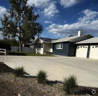 Building Photo - 506-533 33 Rd