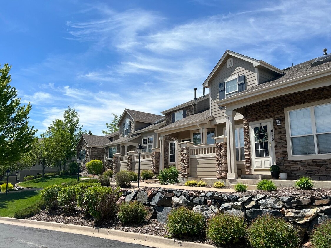Primary Photo - Splendid Townhome in Castle Pines