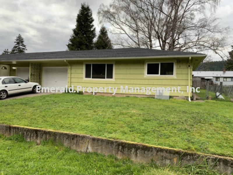 Primary Photo - Oakridge duplex