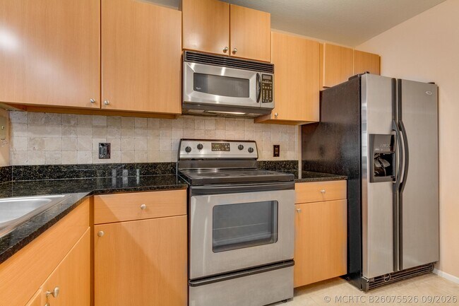 Foto del edificio - 1740 Palm Cove Blvd