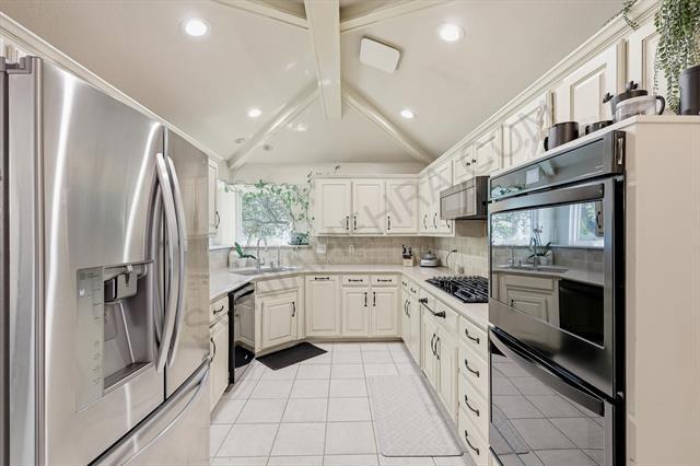 Foto del edificio - 748 Blue Jay Ln