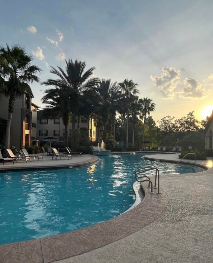 Foto del edificio - 7800 Point Meadows Dr