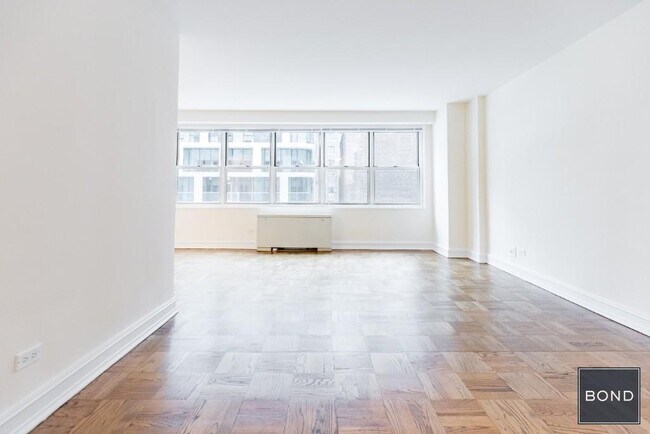 Foto del edificio - 888 Eighth Avenue