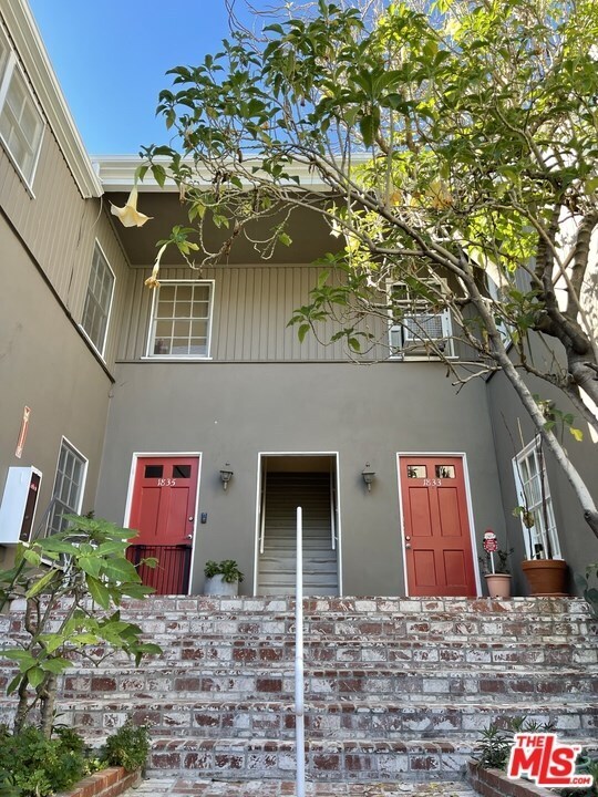 1833 S Beverly Glen Blvd, Los Angeles, CA 90025 Condo for Rent in Los