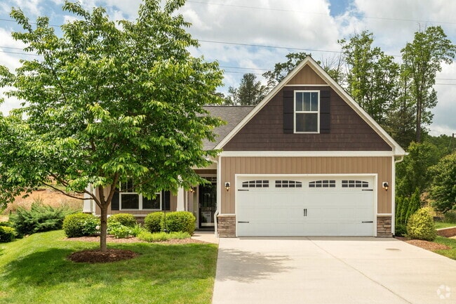 Building Photo - 35 Foxtail Ct