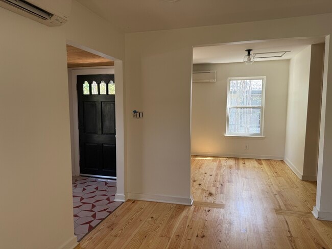Building Photo - 6115 Felix Ave