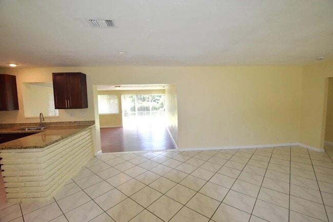 Building Photo - 6900 Cypress Rd