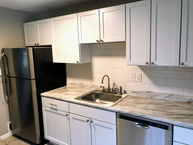 Foto del edificio - 1527 Rutherford Avenue