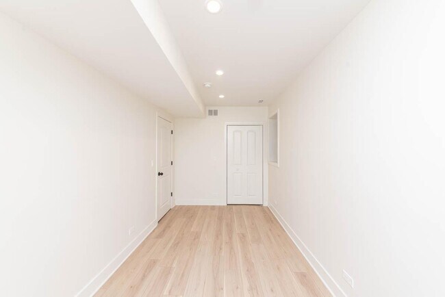 Foto del edificio - 2 bedroom in Chicago IL 60618